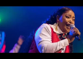 Monique Unveils Captivating Music Video for “Praise the Lord Personality”